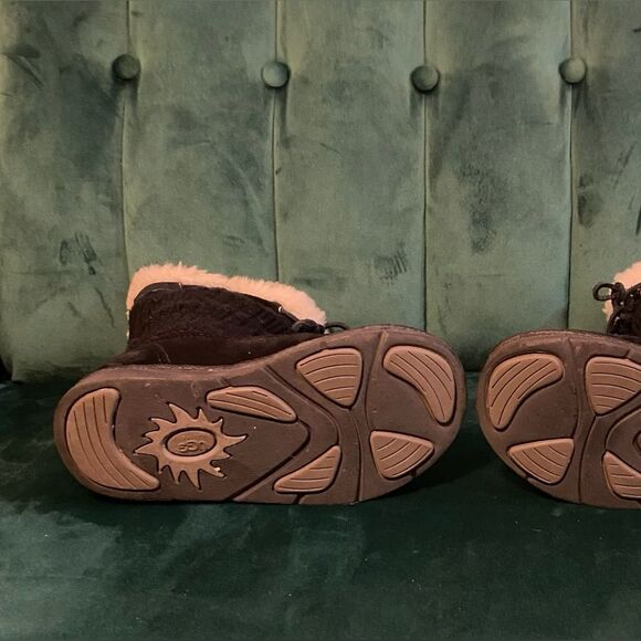 UGG Suburb Crochet Size 6 Suede Sweater Lined Boots - Picture 14 of 16